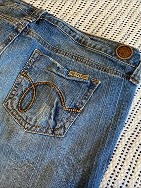 Hint Jeans vintage/Y2K-style distressed low rise small boot cut Size 11x31”